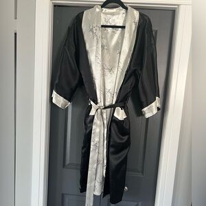 B-8-1 Vintage Embroidered Reversible Asian Robe